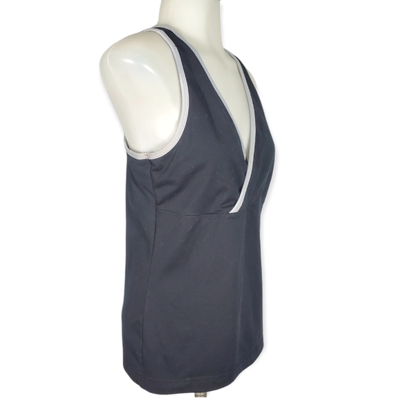 OLD NAVY Workout Tank with Built-In Sports Bra Size Large - Picture 2 of 7